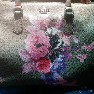 Different kind of purses Michael Kors guest and Do